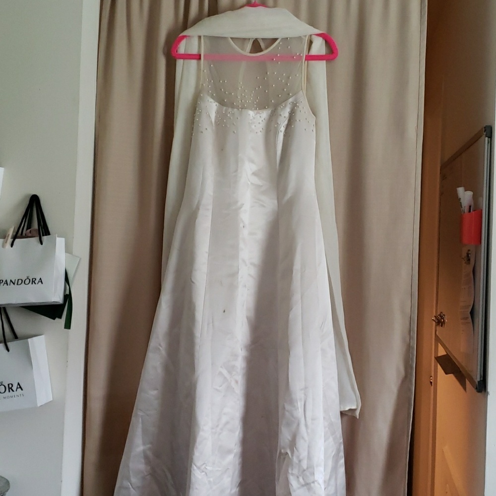 Wedding gown with Veil